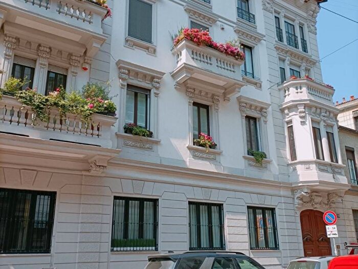 Appartamento bilocale in affitto in Via Ariberto, Corso Genova, Milano