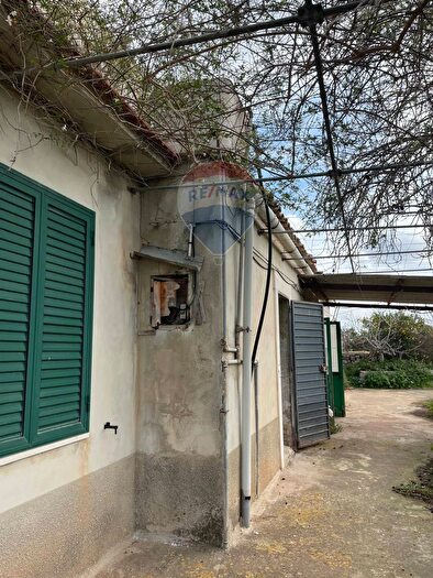Casa con 6 locali in vendita in Contrada Barracche, Scicli