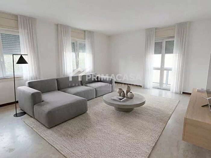 Appartamento trilocale in affitto in Viale Isonzo, Porta Romana Medaglie dOro, Milano