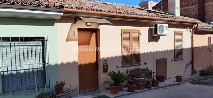 Appartamento trilocale in vendita in Via Roma, Montelabbate