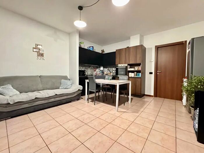 Appartamento trilocale in vendita in Via Mambrotta, San Martino Buon Albergo