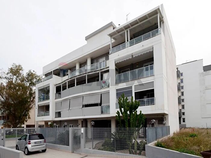 Appartamento trilocale in vendita in Via Fratelli Spizzico, Bari