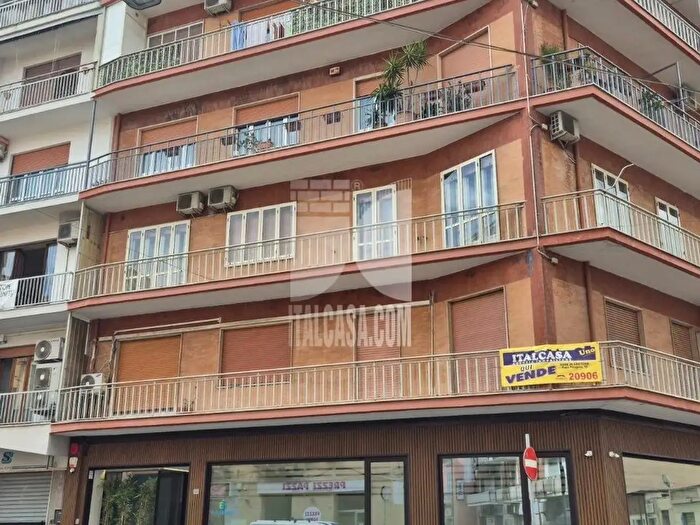 Appartamento trilocale in vendita in Via Mario Nicoletta, Crotone