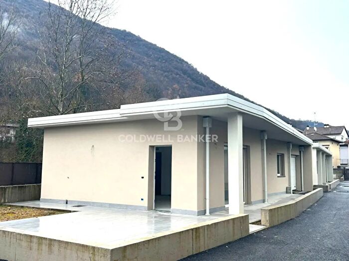 Casa quadrilocale in vendita in Via Manzoni, Villanuova Sul Clisi