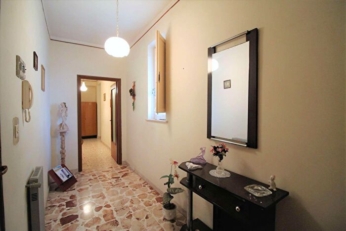 Appartamento trilocale in vendita in Via Filisto, Siracusa