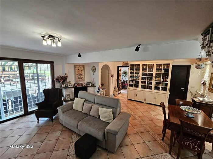 Casa con 5 locali in vendita in Roma