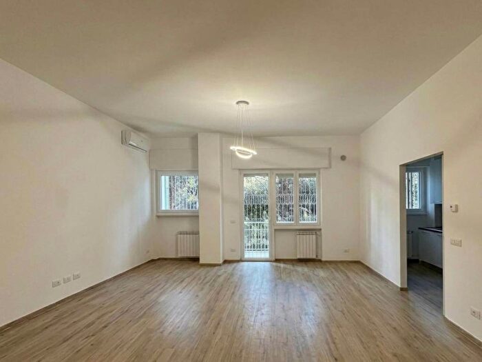 Appartamento trilocale in affitto in Viale Umberto Tupini, Eur, Roma