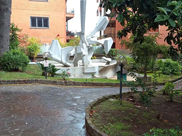 Appartamento quadrilocale in vendita in Via Gallese, Roma