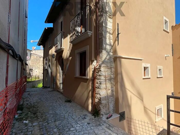 Casa trilocale in vendita in Via degli Spagnoli c, L'Aquila
