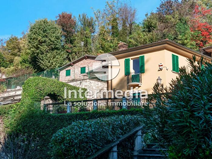 Casa con 14 locali in vendita in Via Sera, Brescia