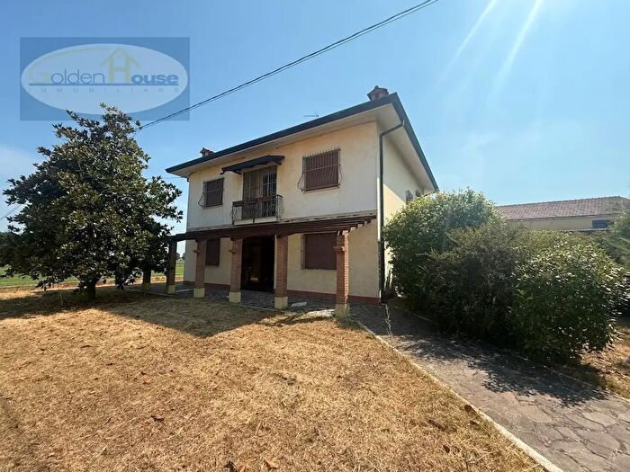 Casa con 5 locali in vendita in Via Nazionale, Argenta