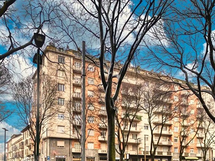 Appartamento con 6 locali in vendita in CSo Peschiera, Torino