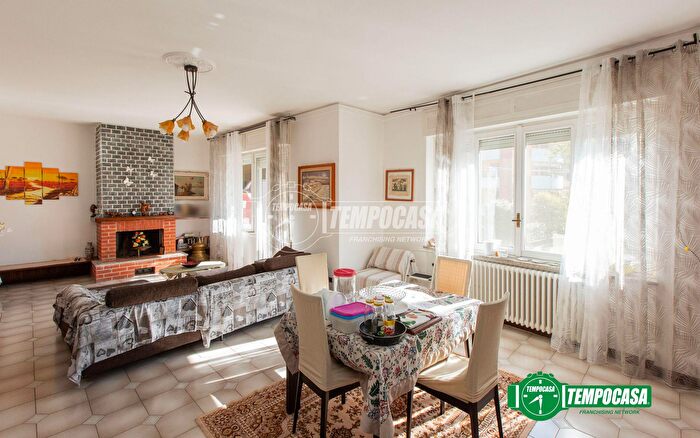 Appartamento trilocale in vendita in Via Tolmino, Busto Arsizio