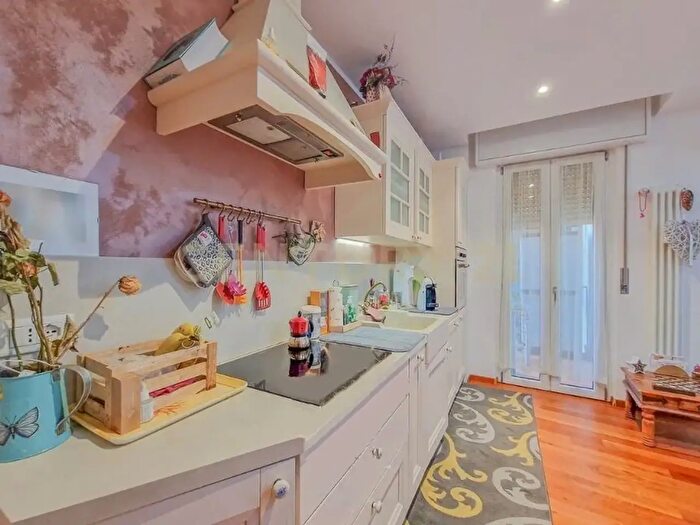 Appartamento trilocale in affitto in Via Angelo Scarsellini, Verona