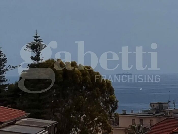 Appartamento trilocale in vendita in Via Dante Alighieri, Sanremo