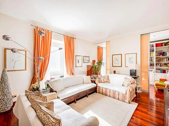 Appartamento quadrilocale in vendita in Via Parenzo, Roma