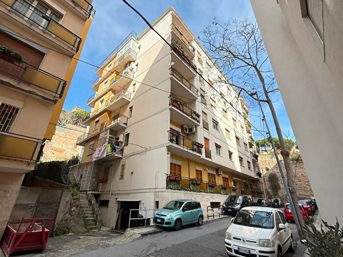 Appartamento trilocale in vendita in Via Sacro Cuore di Gesu', Messina
