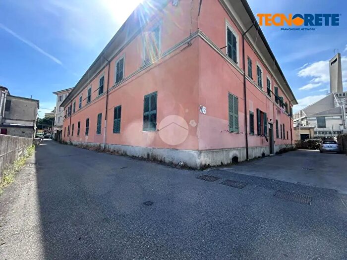 Appartamento trilocale in vendita in Via del Tino, La Spezia