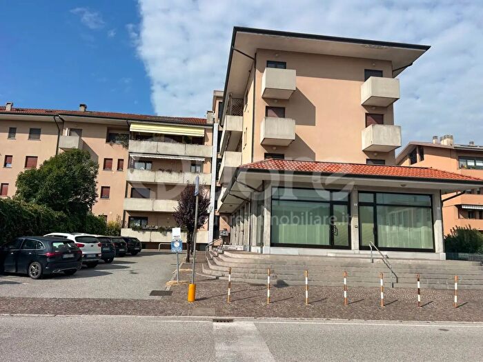 Appartamento con 7 locali in vendita in Via Zorutti, Majano