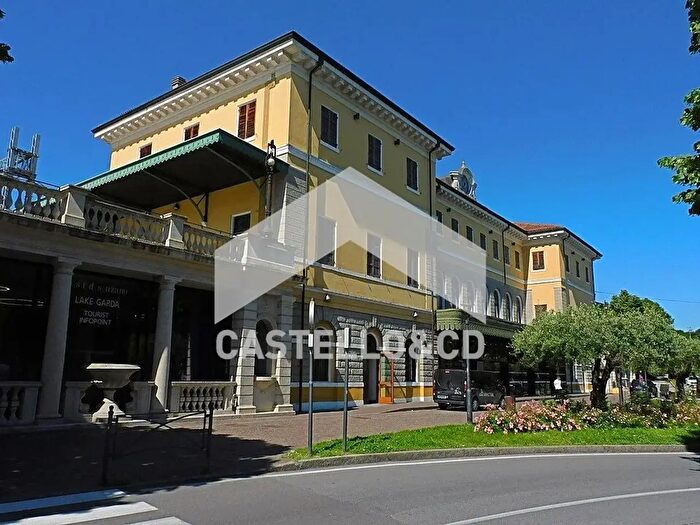 Appartamento trilocale in vendita in Viale Cavour, Desenzano Del Garda