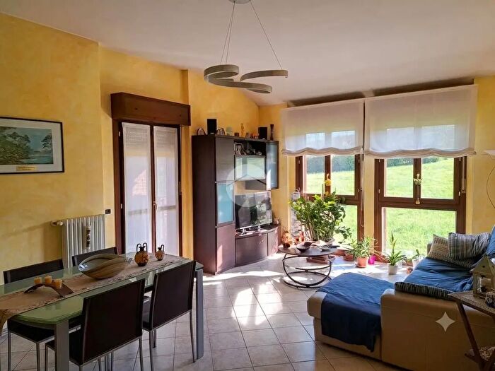 Appartamento trilocale in vendita in Via Monte Santo, Traversetolo