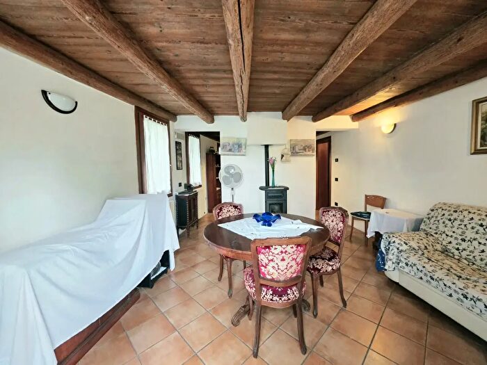 Casa quadrilocale in vendita in Via Ponticelli, Granze
