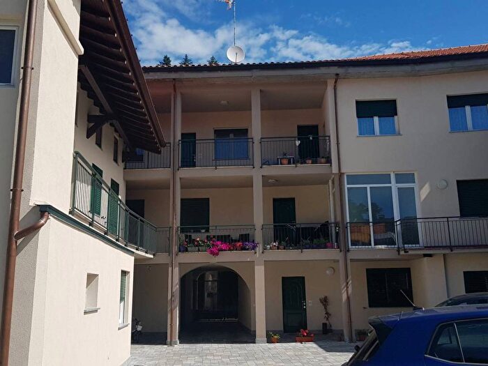 Appartamento bilocale in affitto in Via Martino Longhi, Centro, Viggiù