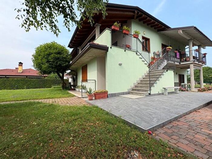 Appartamento trilocale in vendita in Via del Campo, Morazzone