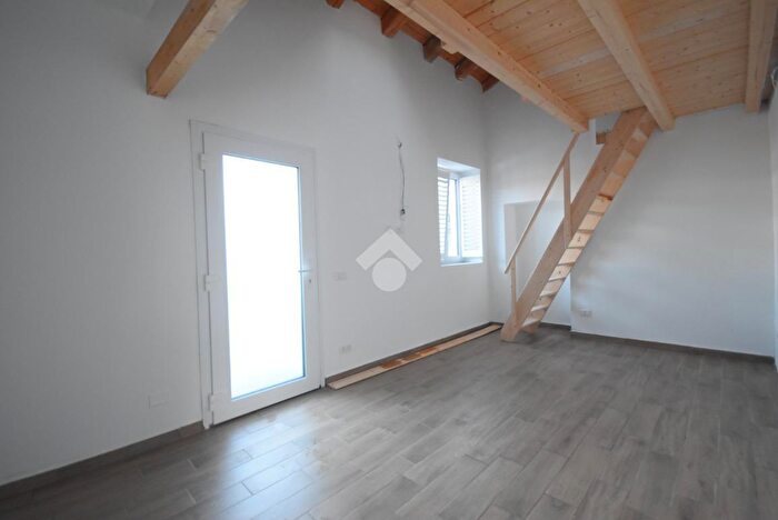 Appartamento bilocale in vendita in Via F Borromeo, Seregno