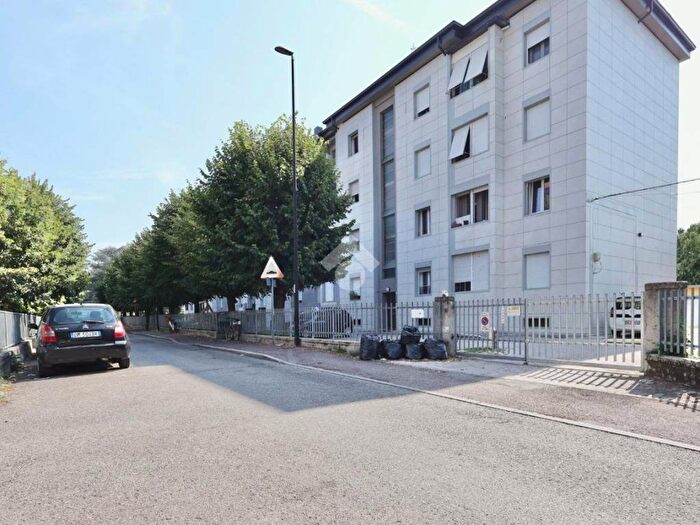 Appartamento trilocale in vendita in Via Cassala, Aeroporto Santa Croce, Reggio Emilia