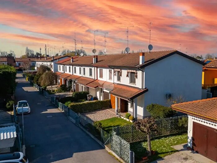 Casa quadrilocale in vendita in Via Rosanna Benzi, Baricella