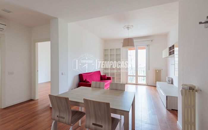 Appartamento trilocale in vendita in Via Pomponio Torelli, Parma