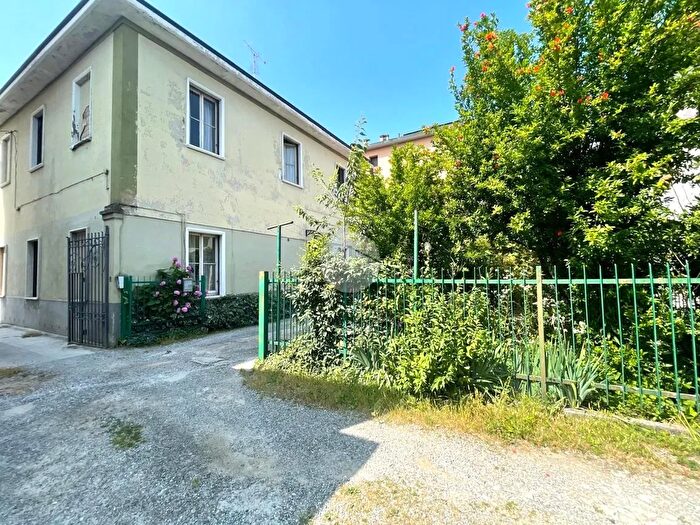 Casa con 6 locali in vendita in Via Alessandro Manzoni, Cernusco Sul Naviglio