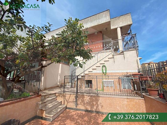 Appartamento con 7 locali in vendita in Via Guido Rossa SNC, San Severo