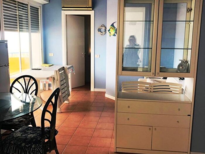 Appartamento bilocale in affitto in LUNGOMARE MAMELI, Cesano, Senigallia