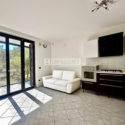 Appartamento trilocale in vendita in Via Aspromonte, Rozzano