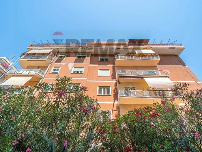 Appartamento quadrilocale in vendita in Via Bartolomeo Capasso, Roma