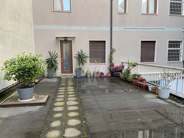 Appartamento bilocale in affitto in Via Luciano Manara, Milano