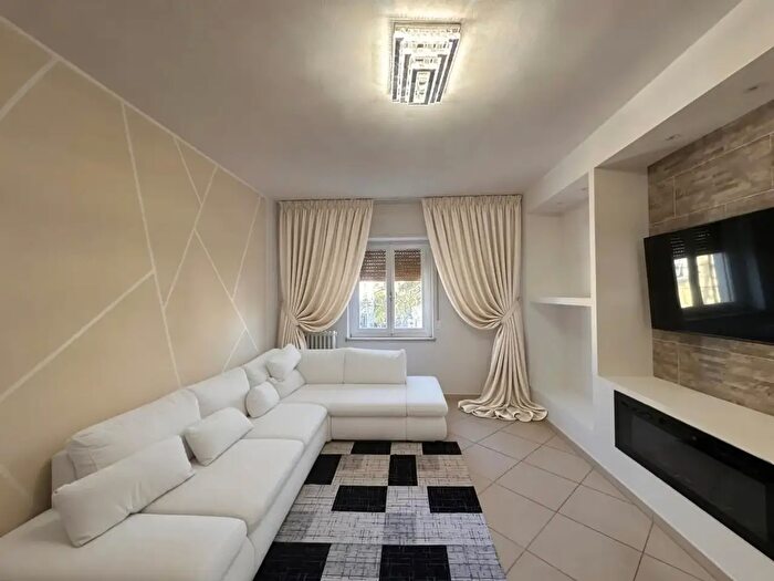 Casa quadrilocale in vendita in Ia Umberto I, Collesalvetti