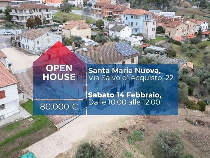 Appartamento con 5 locali in vendita in Via Salvo dAcquisto, Santa Maria Nuova