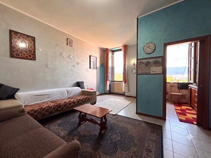 Appartamento trilocale in vendita in Via Giosuè Carducci, Brescia