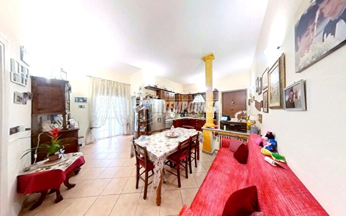 Appartamento trilocale in vendita in Via Leinì, Torino