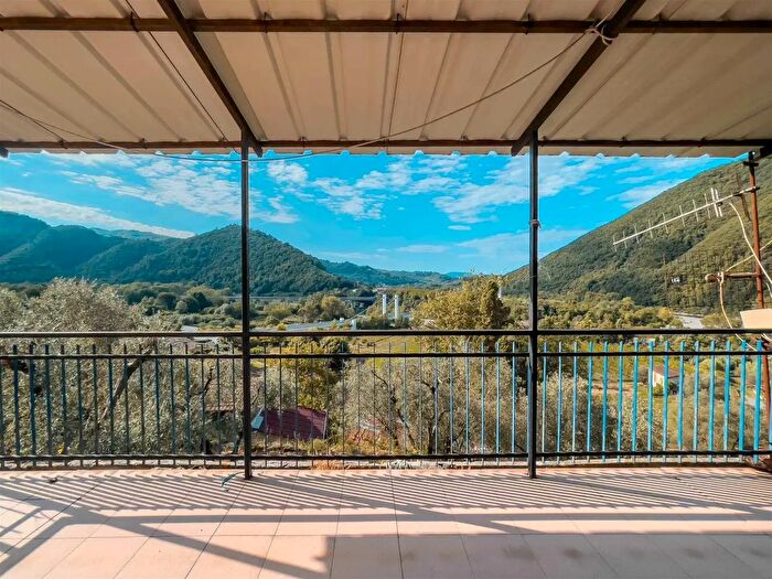 Appartamento con 11 locali in vendita in Aulla