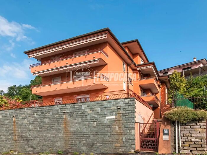 Appartamento quadrilocale in vendita in Via Madruzza, Como