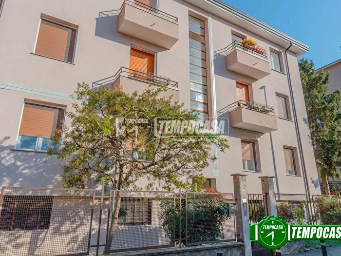 Appartamento trilocale in vendita in Via Manara, Binasco