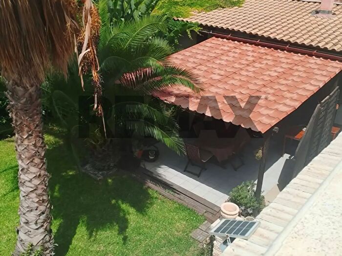 Casa con 6 locali in vendita in Via Pegaso, Siracusa