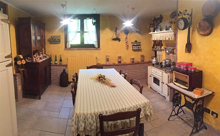 Casa con 5 locali in vendita in Guazzora