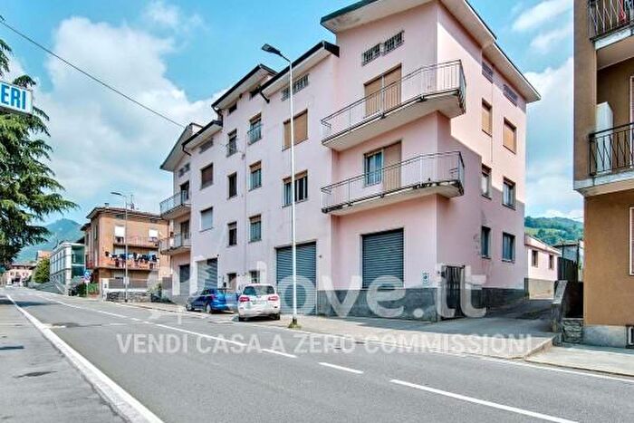 Casa con 6 locali in vendita in Via San Giovanni Bosco, Gandino