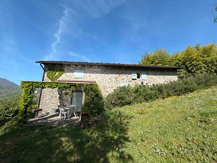 Casa con 5 locali in affitto in Pontremoli