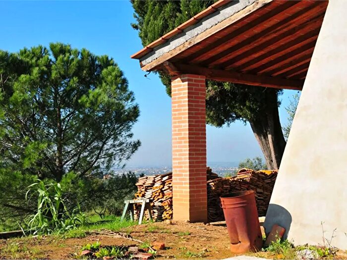 Casa con 8 locali in vendita in Lastra A Signa